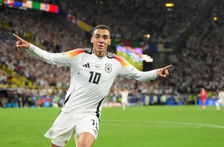 拜仁德国杯半决赛前：孔帕尼谈赛前态势与球员状况